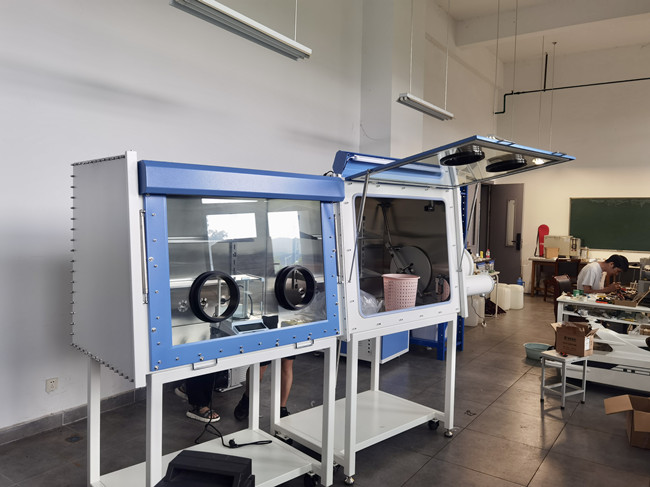 江蘇科技大學雙工位循環(huán)凈化真空手套箱